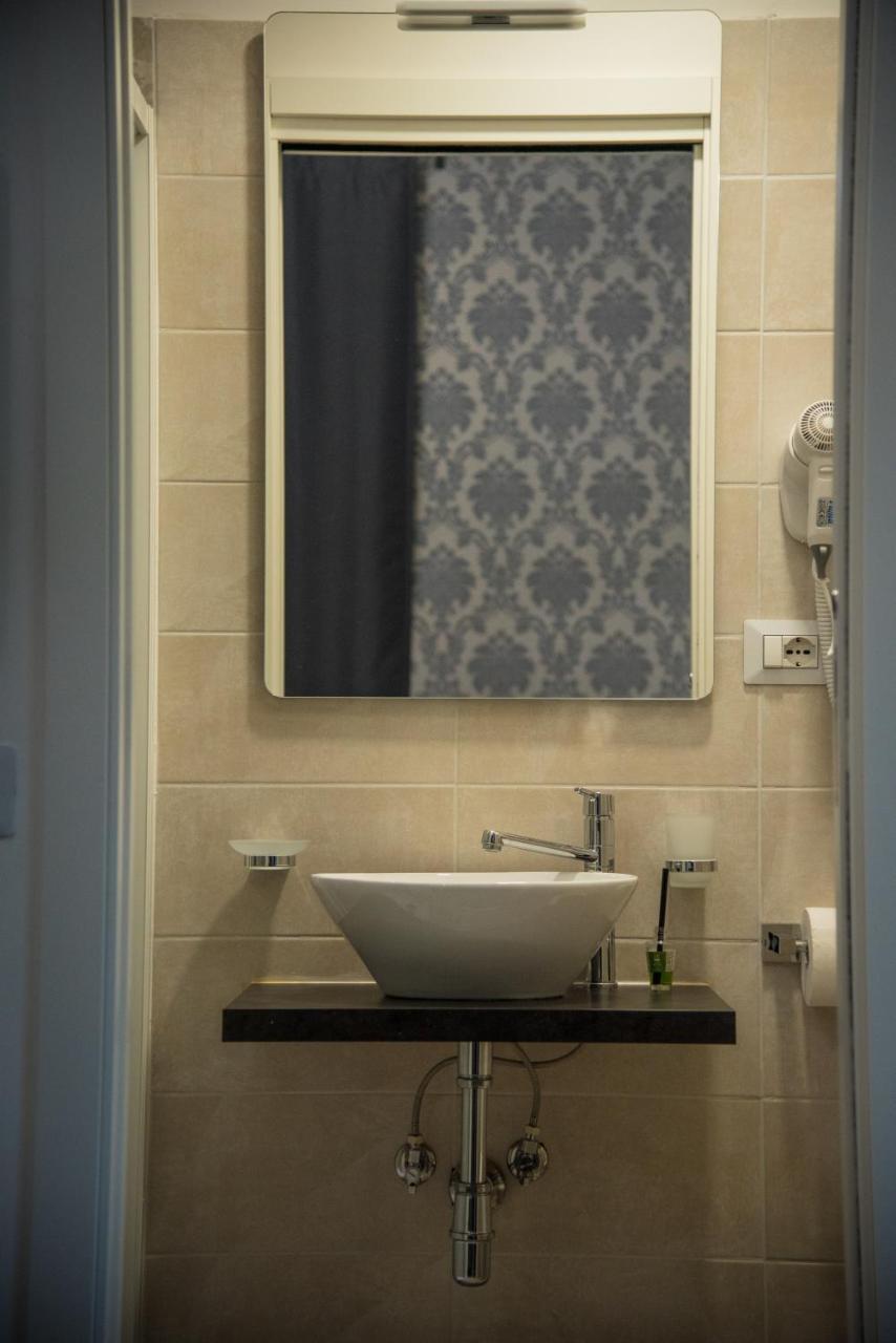 Inside Roma Rooms المظهر الخارجي الصورة